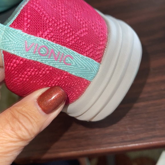 NWOB Vionic 9W hot pink slip on leisure shoe - Picture 5 of 7